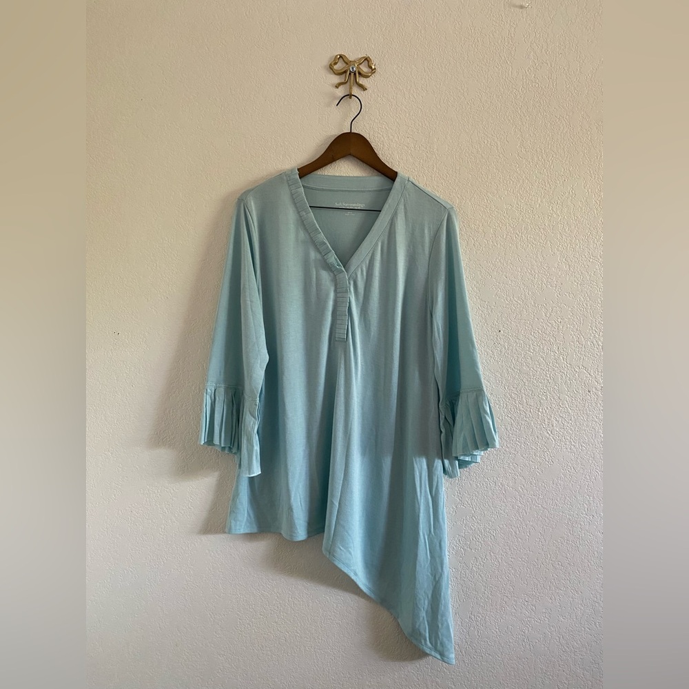 Soft Surroundings Oleander
Tunic Top Teal Dust
Asymmetrical Hem Size Large